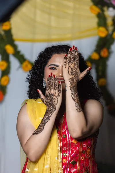 Mehandi Photo